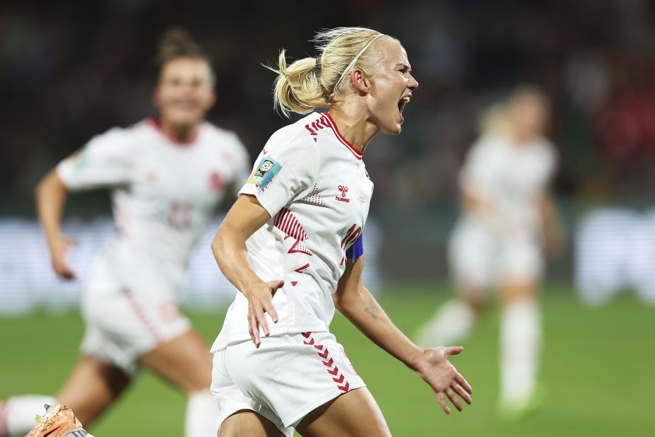 Pernille Harder célèbre son but lors de la victoire 2-0 du Danemark sur Haïti le 1er août. <a href=