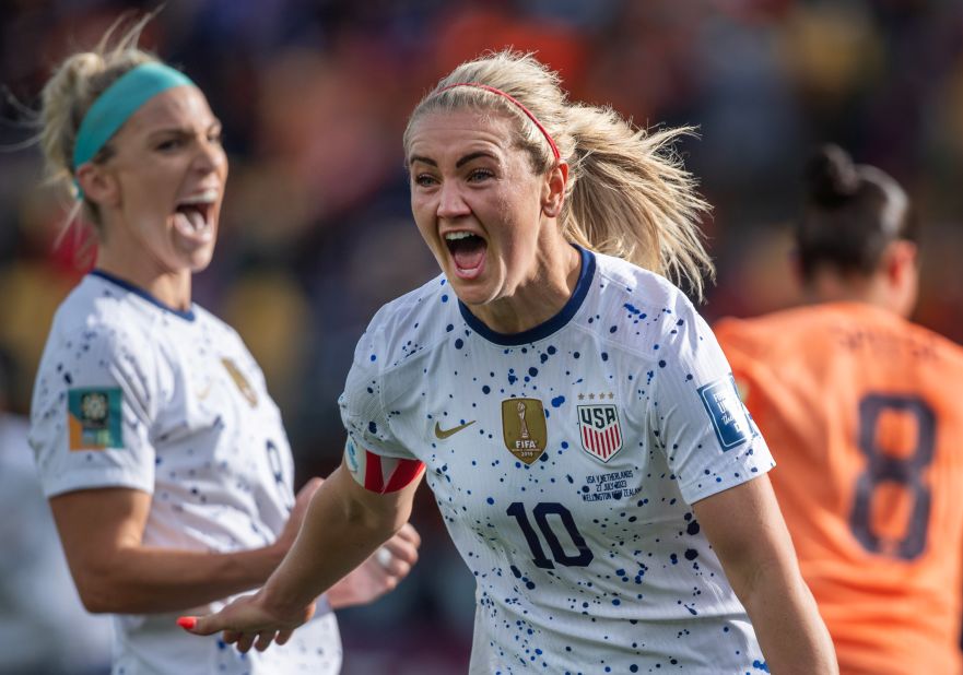 La milieu de terrain américaine Lindsey Horan célèbre son but contre les Pays-Bas. C'était son deuxième but du tournoi.