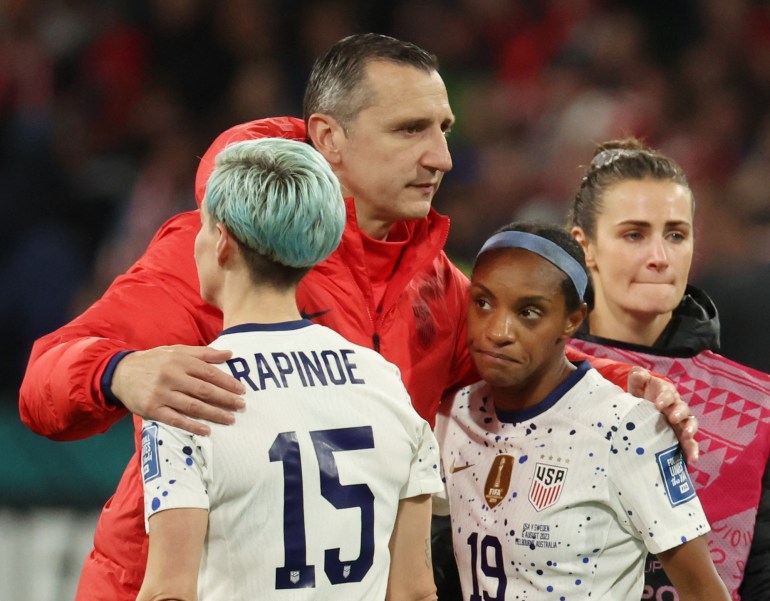 L'entraîneur Vlatko Andonovski, Crystal Dunn et Megan Rapinoe sont découragées par l'élimination des Etats-Unis de la Coupe du monde.
