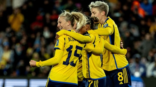 Fredrik Reinfeldt promet que le traitement maternel de l'équipe nationale féminine est de l'histoire ancienne.