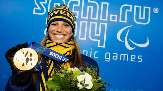Helene Ripa avec la médaille d'or aux Jeux paralympiques de 2014.