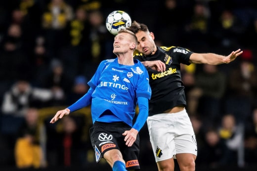 Viktor Granath a été impliqué dans de nombreux coups de tête lors du match contre l'AIK.