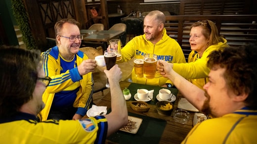 Les déplacements de l'équipe nationale rassemblent des supporters de différentes régions du pays. 