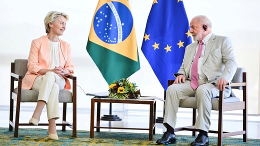 La présidente de la Commission européenne, Ursula von der Leyen, est désireuse de finaliser l'accord avec le Mercosur avant la fin de son mandat à l'été 2024, comme elle le montre lors d'une réunion avec Lula au début de l'année.
