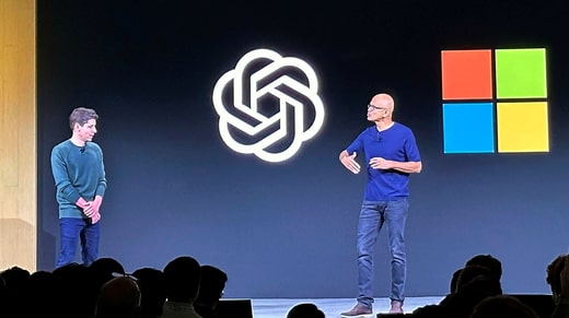 Sam Altman, le fondateur d'Open AI, et Satya Nadella, le PDG de Microsoft, travaillent en étroite collaboration.