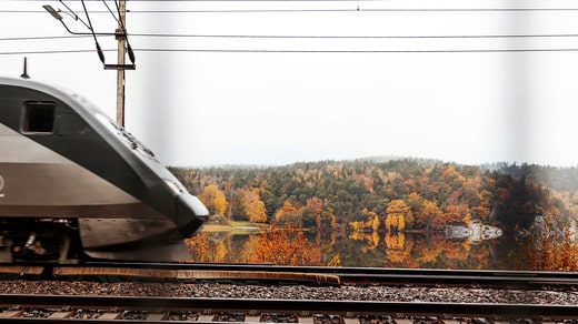 Ici, sur la ligne principale occidentale entre Göteborg et Alingsås, l'ensemble du système électrique avec les lignes aériennes, les transformateurs et les poteaux sera remplacé.