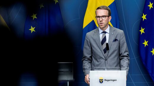 Photo du 23 août : Le ministre de l'Infrastructure et du Logement Andreas Carlson (KD) tient une conférence de presse sur une mission confiée à l'Administration suédoise des transports concernant des mesures visant à 