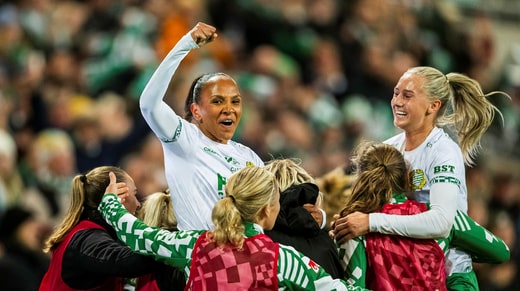 Madelen Janogy, Hammarby, entourée de ses coéquipières.