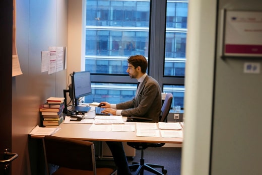 Marcus Gustafsson est administrateur à la direction du commerce de la Commission européenne.