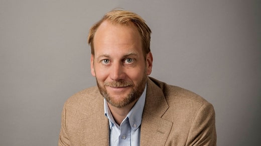 Jonas Arnberg était auparavant directeur général de l'Institut suédois de recherche sur le commerce (HUI). Il est aujourd'hui analyste indépendant et dirige le podcast sur le commerce de détail.