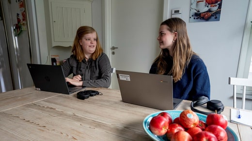 97 % des personnes âgées de 9 à 17 ans utilisent l'internet tous les jours, selon le dernier rapport de l'Internet Foundation.