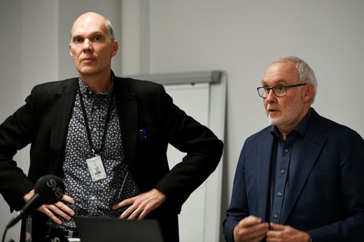 L'administration suédoise des transports a conclu un accord avec le propriétaire d'AGN Haga sur la manière de poursuivre les travaux sur la phase de Kvarnberget et de retirer le litige concernant la phase de Haga. A gauche, le directeur régional de l'administration suédoise des transports, Jörgen Einarsson, à droite, le directeur du projet West Link, Bo Larsson.