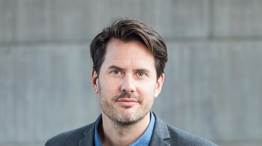 Jakob König, chef de projet pour le guide de la finance équitable chez Swedish Consumers.