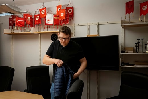 Olof Sjöström a plusieurs missions syndicales au sein d'IF Metall. Chaque semaine, une réunion numérique est organisée pour tous les grévistes.