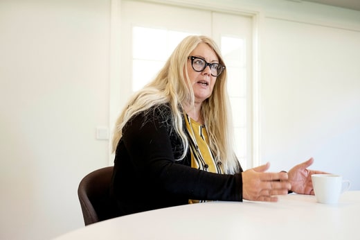 Annika Wallenskog, économiste en chef chez SKR, explique comment l'économie affecte les municipalités. Åsele, comme beaucoup d'autres municipalités, avait également d'importants déficits avant la pandémie - où les importantes subventions gouvernementales ont permis de respirer un peu. Aujourd'hui, le déficit est en train de doubler.