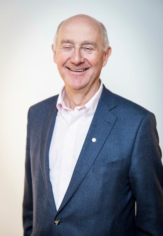 Per H Börjesson est PDG et fondateur de la société d'investissement Spiltan Invest. Il a écrit plusieurs ouvrages sur l'épargne et les investissements.