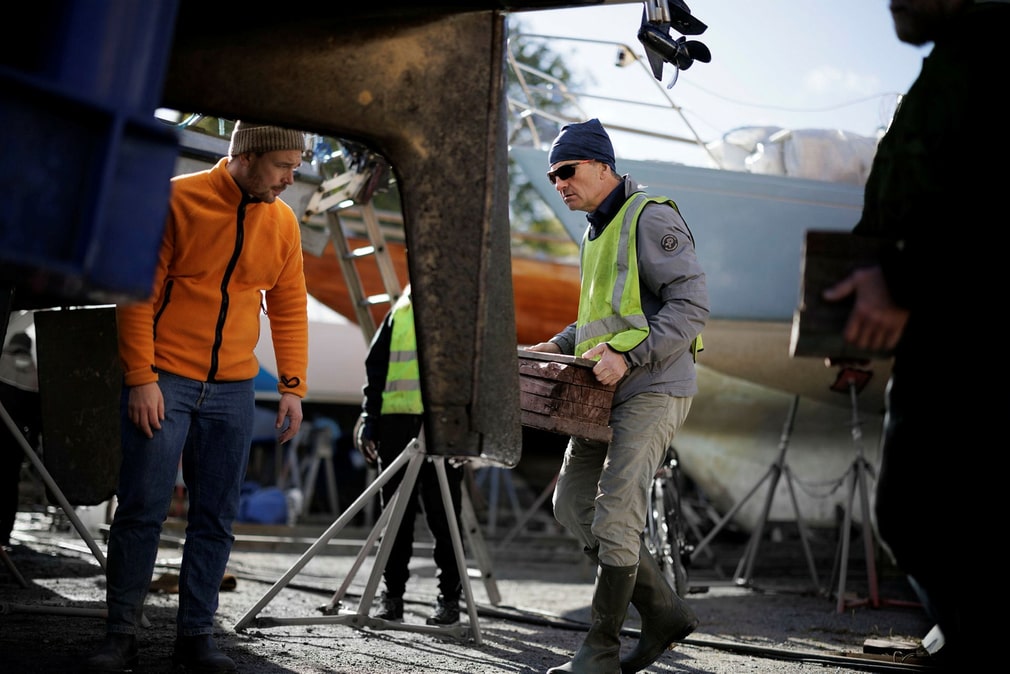 Lorsqu'on lui demande s'il a des vices, M. Thedéen répond : 