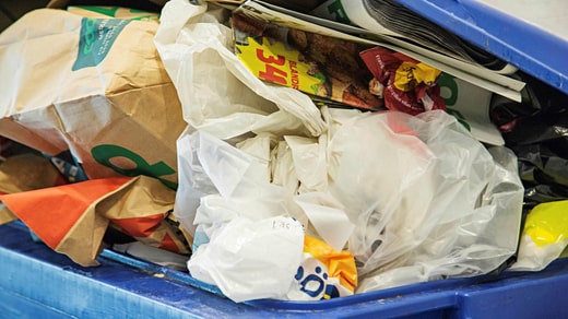 Selon le syndicat, les employés de Tesla doivent se débarrasser eux-mêmes d'une grande partie des déchets.