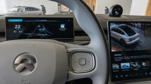 En plus des 2 300 stations de batteries, Neo a construit plus de 20 000 bornes de recharge. L'entreprise considère les stations de recharge comme l'un de ses principaux arguments de vente.