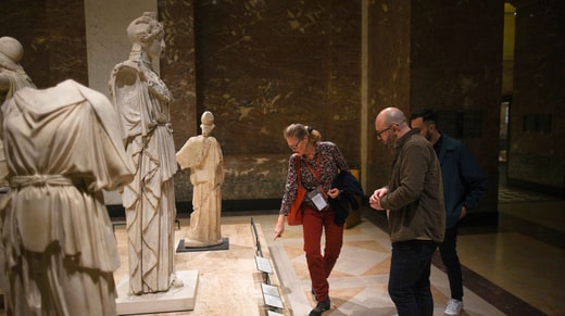 Selon Anneli Stålfors, l'une de ses passions a toujours été de rencontrer les gens et de leur parler. Ce jour-là, une visite guidée privée avec deux touristes américains était à l'ordre du jour.