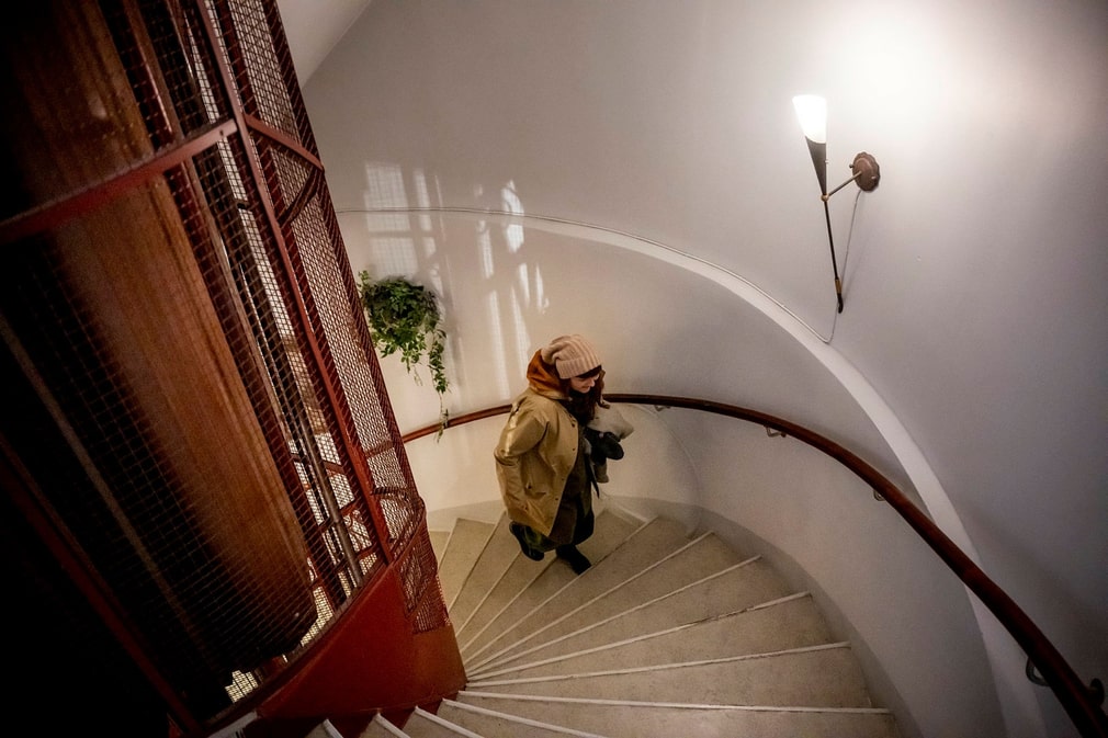 Marie Nilsson est de celles qui prennent toujours les escaliers. Ce soir, elle rencontre les autres syndicats industriels lors d'une réunion au sommet du bâtiment LO.