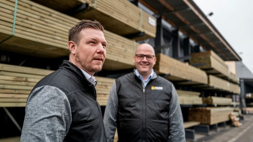 Marcus Leiderö Palmlöf, directeur des ventes, et Geir Thomas Fossum, PDG de Beijer Byggmaterial.