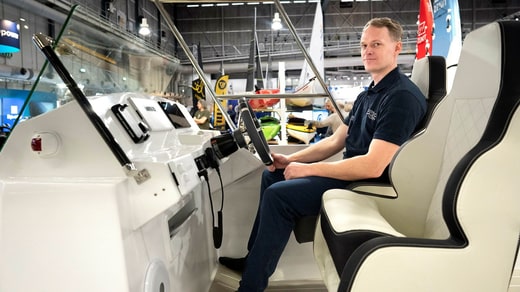 Jonas Mossberg a conçu et construit le bateau de plaisance électrique Compsea.