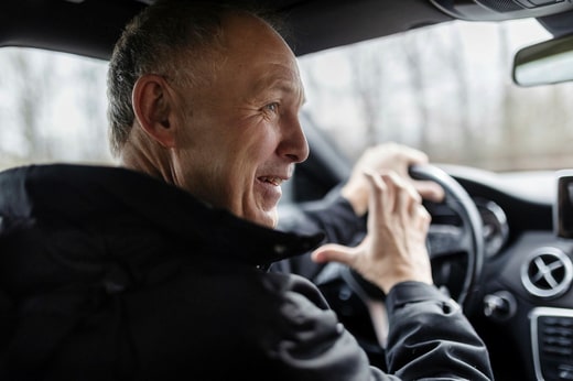 À 7h30 du matin, le maire Martin Damm passe le rond-point de Kalundborg. Ensuite, plus de 4 000 employés se rendront dans les locaux de Novo Nordisk pour y fourrer des saucisses.